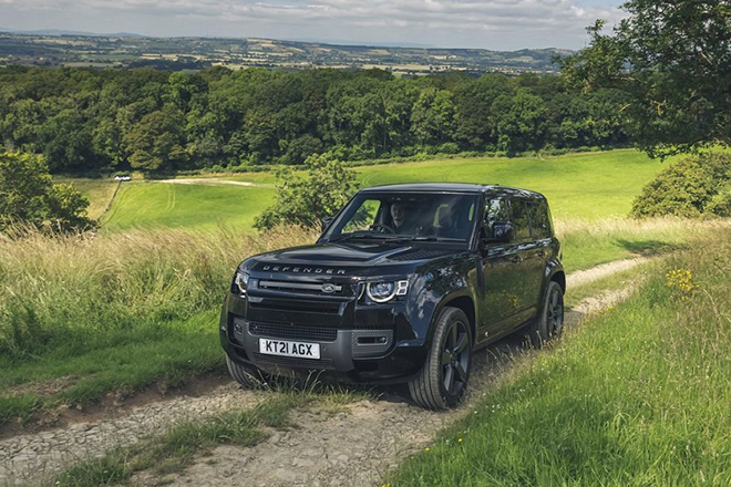 Land Rover Defender 2022 sẽ có bản SVR hiệu suất cao đấu Mercedes-AMG G63 - 4