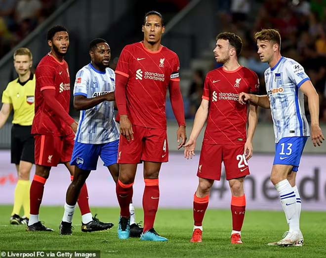 Van Dijk trở lại thảm họa: Siêu trung vệ bị “xỏ mũi”, 9 tháng hủy hoại? - 2