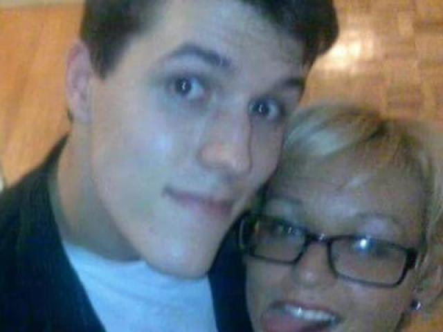 Bạn trẻ - Cuộc sống - Chàng trai tìm ra cách trò chuyện với người yêu qua đời từ năm 2012, diễn biến rất bất ngờ