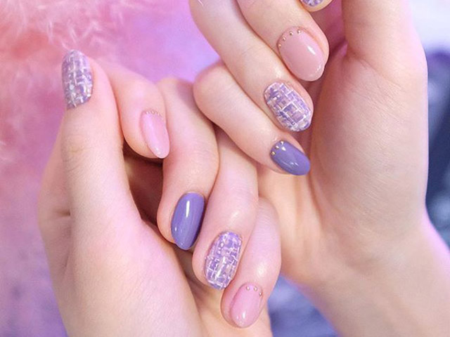 Làm đẹp - Cập nhật ngay xu hướng nail màu tím sang chảnh hết nấc