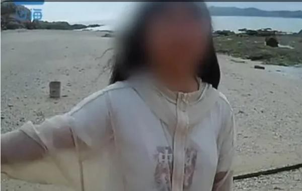 Nữ sinh 13 tuổi bị bố mẹ bỏ ra hoang đảo. Ảnh: Times Now News