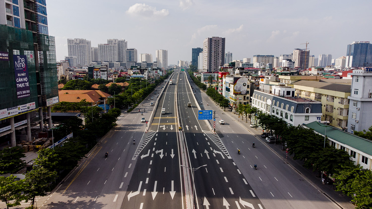 Trước tình hình dịch bệnh trên địa bàn Thủ đô đang có những diễn biến phức tạp, Thành phố Hà Nội đã quyết định giãn cách xã hội theo nguyên tắc Chỉ thị 16 của Thủ tướng Chính phủ bắt đầu từ 6h ngày 24/7. Thời gian thực hiện giãn cách là 15 ngày.
