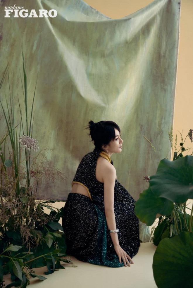 Dương Mịch xinh đẹp dịu dàng như “thần tiên tỷ tỷ” trong loạt ảnh tạp chí mới - 8