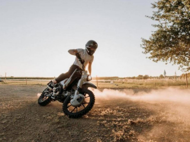 Xe máy - Xe đạp - Honda Cub 125 hoá xe địa hình dưới bàn tay hãng độ