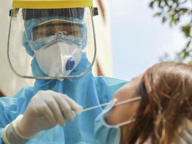 Tin tức trong ngày - Người phụ nữ bán hải sản ở Hà Nội dương tính SARS-CoV-2, Thủ đô thêm 39 ca trong một buổi sáng