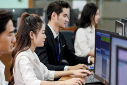 NÓNG: Xem xét giảm cước viễn thông với gói hỗ trợ gần 10.000 tỉ đồng