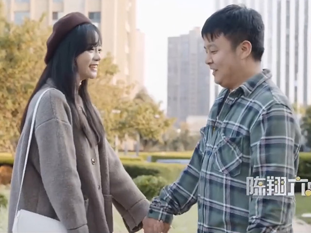 Cười 24H - Chàng trai bị "đá" chỉ vì khen người yêu quá đà!