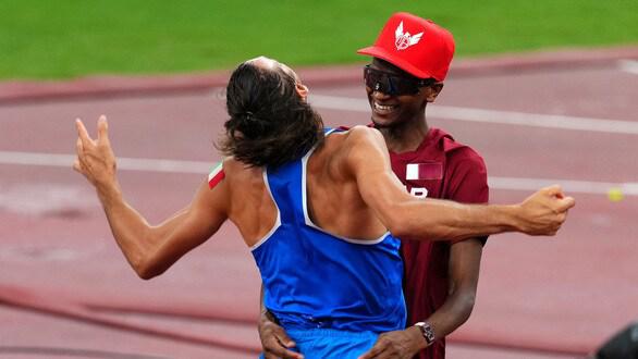 Barshim và Tamberi ăn mừng HCV