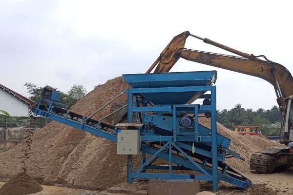 Máy sàng cát mini áp dụng cho bãi cát vừa và nhỏ