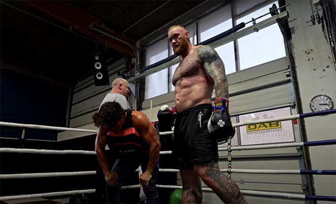 Hafthor Bjornsson có lực đấm khủng khiếp