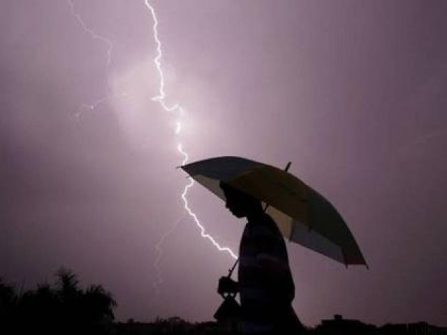 Thế giới - Đi đám cưới, 17 người bị sét đánh chết, chú rể bị thương