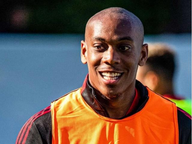 Bóng đá - Tin mới nhất bóng đá tối 4/8: Martial cạo trọc đầu gây sốc khi tái xuất MU