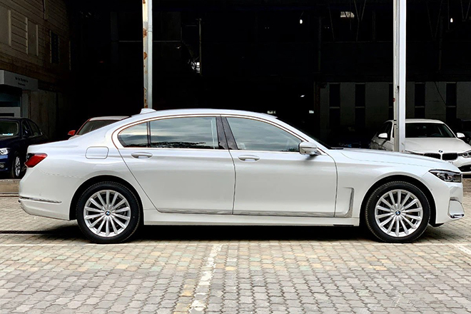 BMW 7-Series được đại lý giảm sốc gần 600 triệu đồng - 9