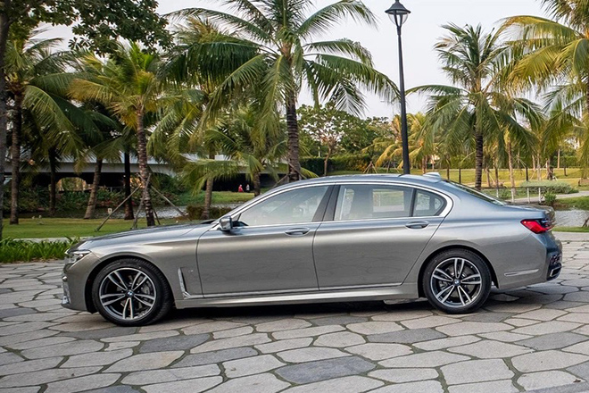 BMW 7-Series được đại lý giảm sốc gần 600 triệu đồng - 5