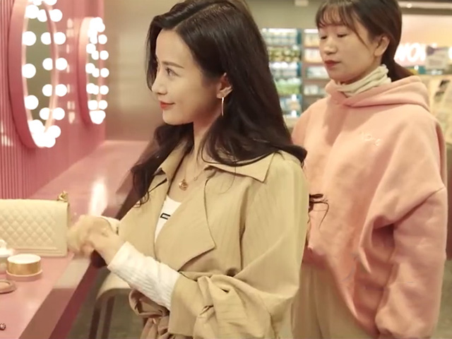 Cười 24H - Bạn bè sốc với cuộc sống sang chảnh mỗi ngày của cô bạn cũ