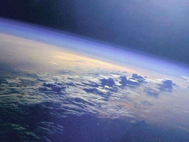 Công nghệ thông tin - Sốc: Trái Đất đang quay chậm lại vì mặt trăng "bỏ chạy"