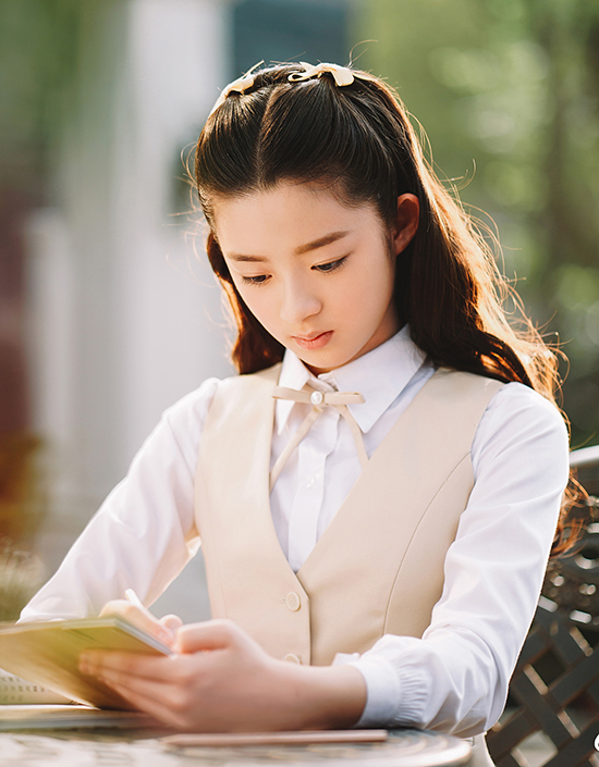 Đối thủ nhí đáng gờm của Lưu Diệc Phi: Khí chất, tài năng vượt xa tuổi 14 - 3