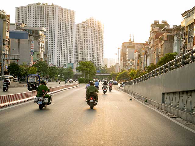 Tổ tuần tra lưu động làm nhiệm vụ trên các tuyến phố Hà Nội