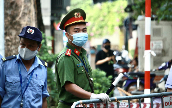 Hà Nội thực hiện giãn cách xã hội theo Chỉ thị 16 của Thủ tướng Chính phủ từ 6 giờ ngày 24-7 - Ảnh: Ngô Nhung