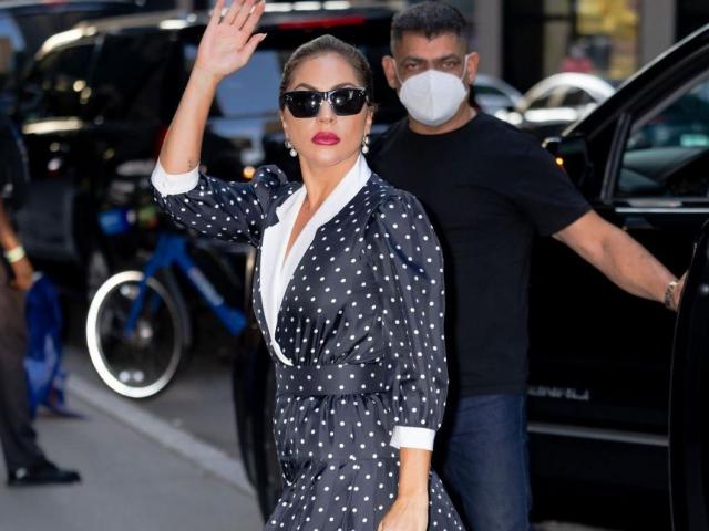 Thời trang - Phong cách thời trang đường phố bắt mắt của Lady Gaga