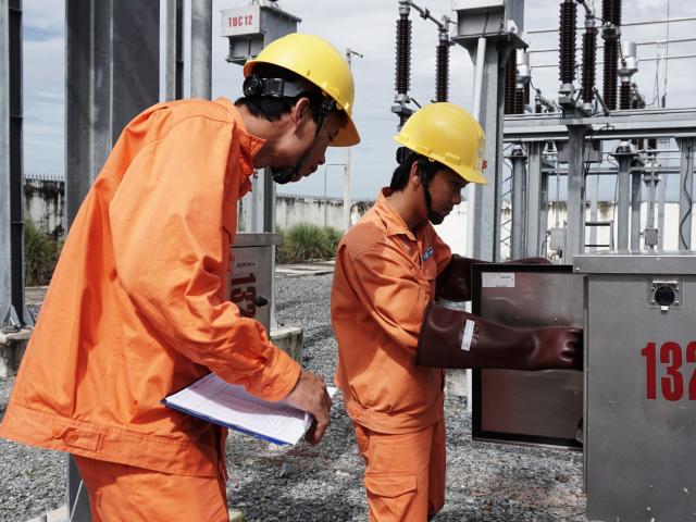 Thị trường - Tiêu dùng - Mỗi hộ gia đình sẽ được giảm bao nhiêu tiền điện trong tháng 8 và 9?