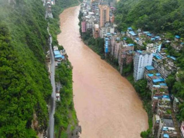 Du lịch - “Thành phố” hẹp nhất thế giới, nằm ở giữa sông và núi, cảnh tượng rất ngoạn mục