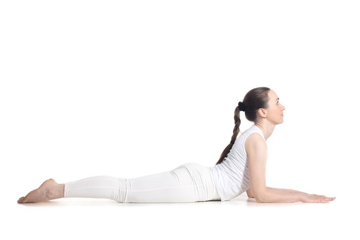 Những động tác yoga giúp vòng 1 quyến rũ - 4