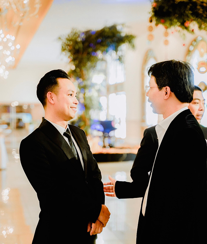 Doanh nhân Trần Quang Xuyên kết giao với những đối tác bạn bè đồng hành