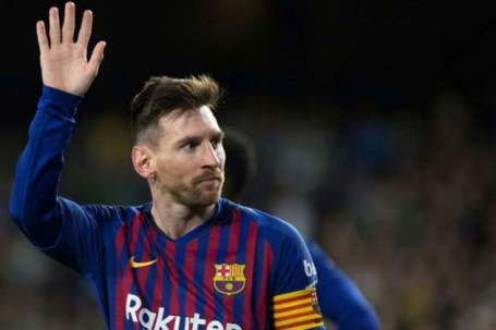Messi chia tay Barcelona có phải chấn động nhất lịch sử, so thế nào với Ronaldo?