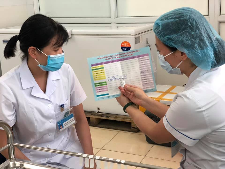 Bộ Y tế lý giải vì sao Việt Nam chưa tính phương án tiêm vắc-xin COVID-19 dịch vụ - 1