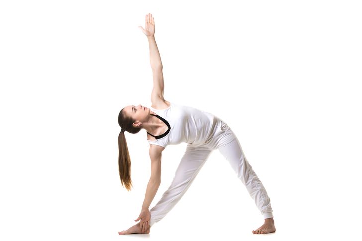 Những động tác yoga giúp vòng 1 quyến rũ - 3