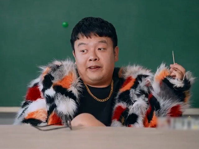 Cười 24H - Sếp mới lấy "đức phục nhân" khiến cho nhân viên đều phải cúi đầu