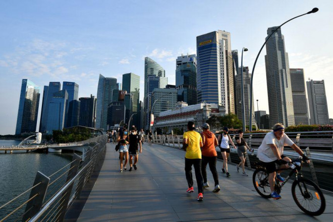 Singapore đang chuẩn bị mở cửa lại nền kinh tế. Ảnh: Straits Times