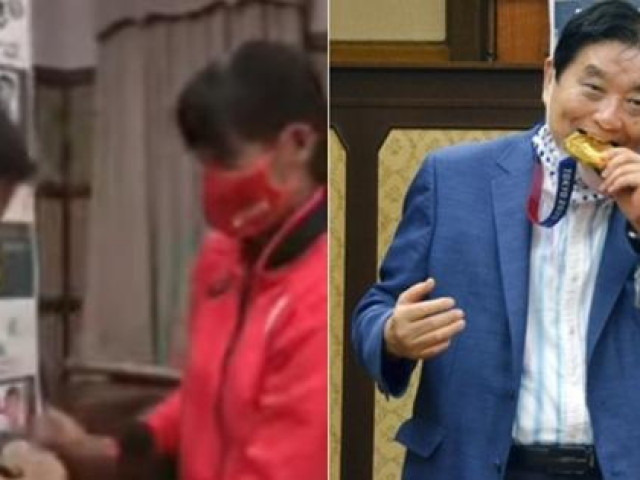 Thể thao - Một thị trưởng người Nhật cắn HCV mà VĐV giành được ở Olympic Tokyo, bị chỉ trích nặng nề