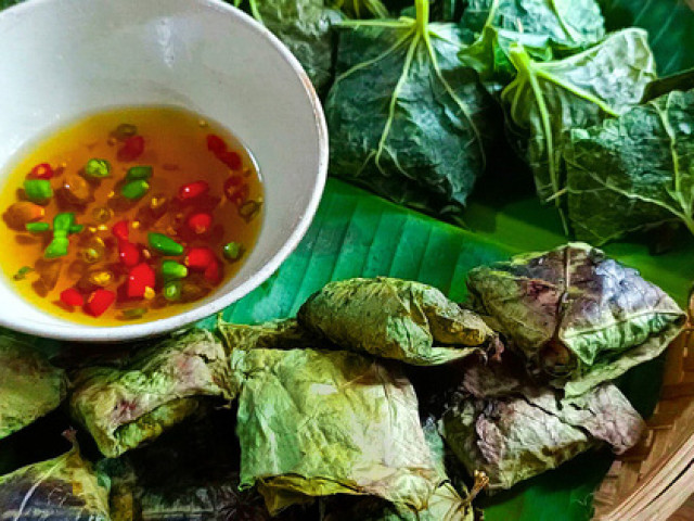 Ẩm thực - Thịt băm bọc thứ lá tưởng chỉ dùng để ăn quả này được món ăn độc lạ lại vô cùng hao cơm