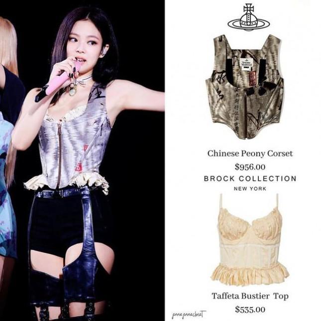Nhìn Địch Lệ Nhiệt Ba mắc lỗi khi mặc corset mới thấy stylist BLACKPINK cao tay thế nào - 7