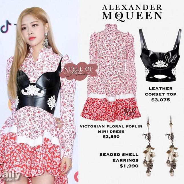 Nhìn Địch Lệ Nhiệt Ba mắc lỗi khi mặc corset mới thấy stylist BLACKPINK cao tay thế nào - 9