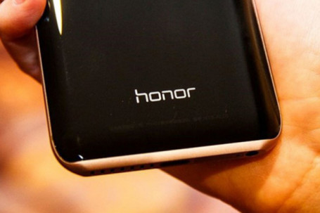 Tách khỏi Huawei, Honor cũng không yên với Mỹ
