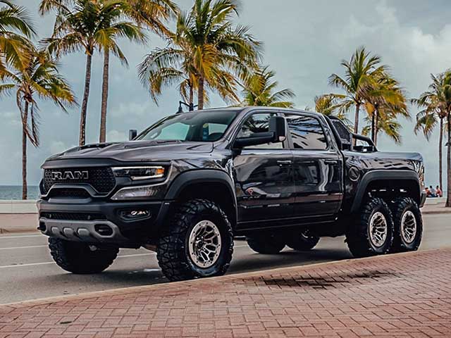 Ngắm xe - Ngắm xe bán tải RAM 6 bánh có mức giá bán hơn 5,7 tỷ đồng