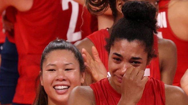 Người đẹp bóng chuyền Mỹ khóc như mưa sau HCV lịch sử Olympic Tokyo - 7