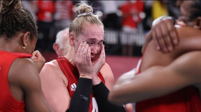 Người đẹp bóng chuyền Mỹ khóc như mưa sau HCV lịch sử Olympic Tokyo - 8