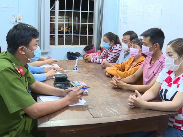 Media - Video: Phát hiện nhóm đối tượng tụ tập đánh bạc bất chấp lệnh cấm