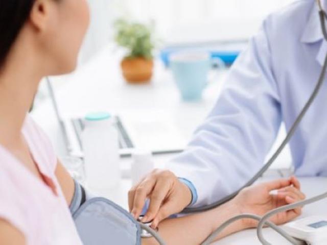 Sức khỏe đời sống - Người tăng huyết áp cần được tiêm vắc-xin COVID-19 sớm