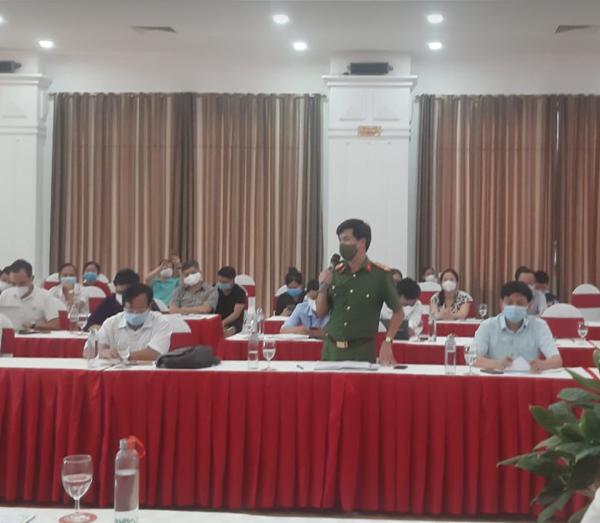 Phó Giám đốc Công an tỉnh Nghệ An, ông Nguyễn Đức Hải trả lời tại cuộc họp báo.