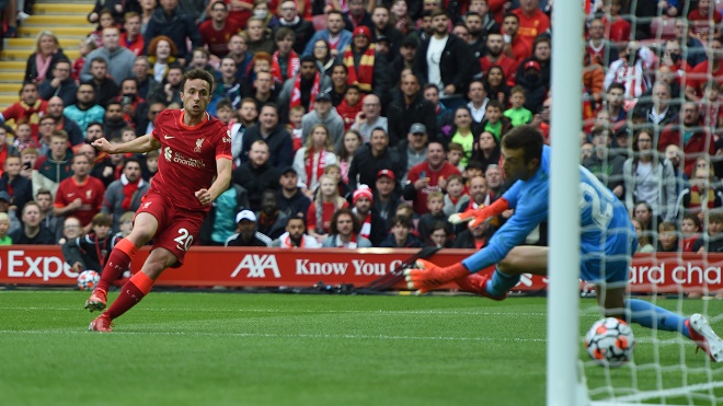 Jota mở tỷ số cho Liverpool trong hiệp 1