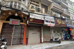Kinh doanh - Hà Nội: Đóng cửa vì dịch Covid-19, nhà phố cổ vẫn rao bán giá &quot;trên trời&quot;