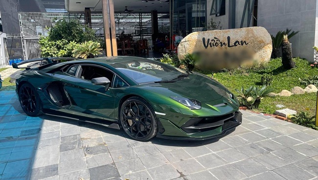 Chiếc Lamborghini vừa về tay đại gia Củ Chi có màu sơn độc đáo