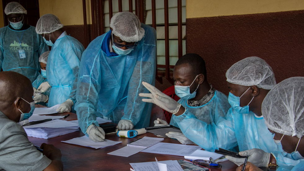 Guinea phát hiện ca nhiễm đầu tiên của virus nguy hiểm tương tự như Ebola.