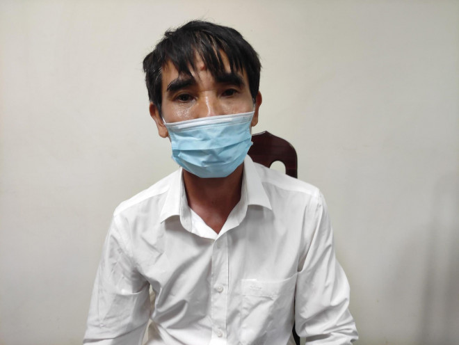 Bị can Nguyễn Hữu Phú tại cơ quan công an - Ảnh: Công an cung cấp
