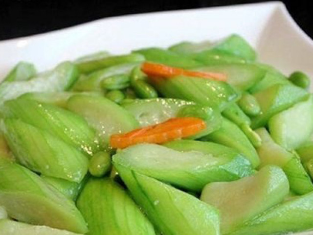 Ẩm thực - Mướp hương xào cùng thứ nước này, thành phẩm không thâm đen, không chảy nước